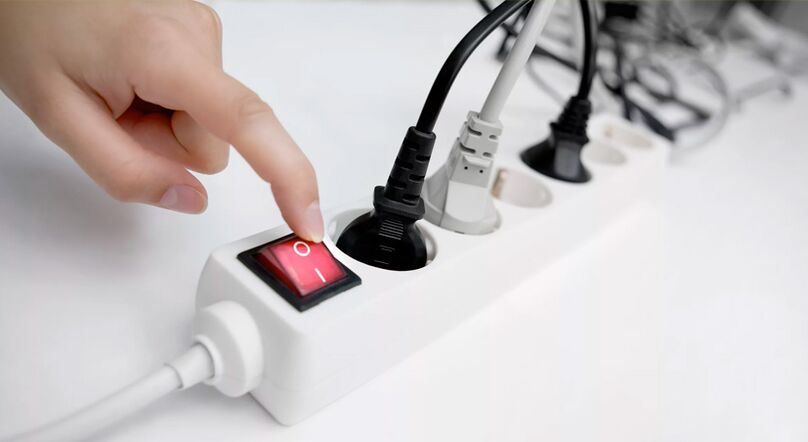 Turn off the power to the extension cord